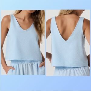 Vuori Villa Light Blue Textured Top V-Neck Size Small